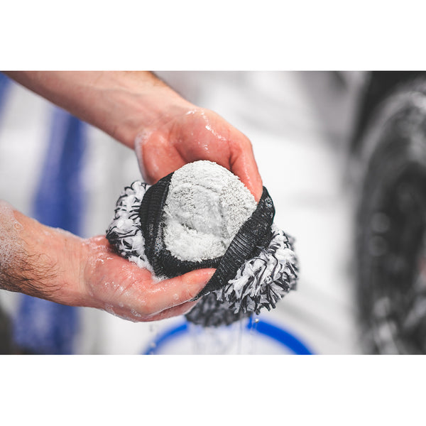 Interior of a wash mitt